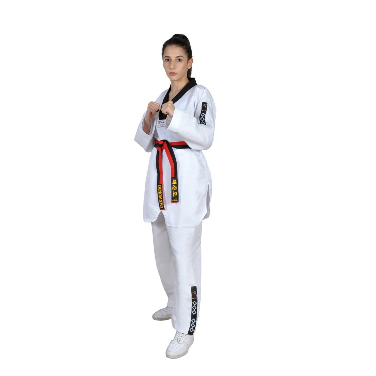 HAŞADO Taekwondo Nakışlı Pum Kırmızı Siyah Kuşak (Türkçe ve Korece Nakışlı Taekwondo Yazılı)